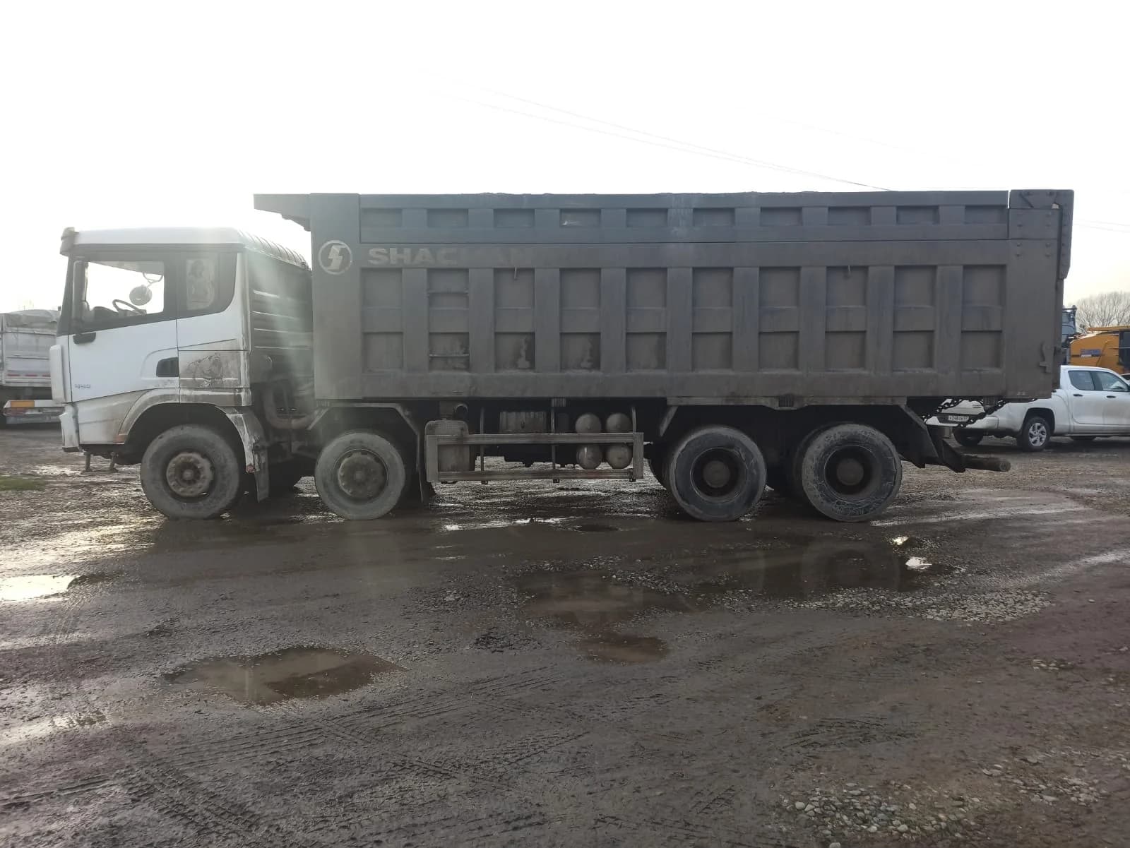 SHACMAN SX33186W366C