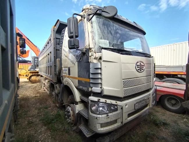 FAW J6