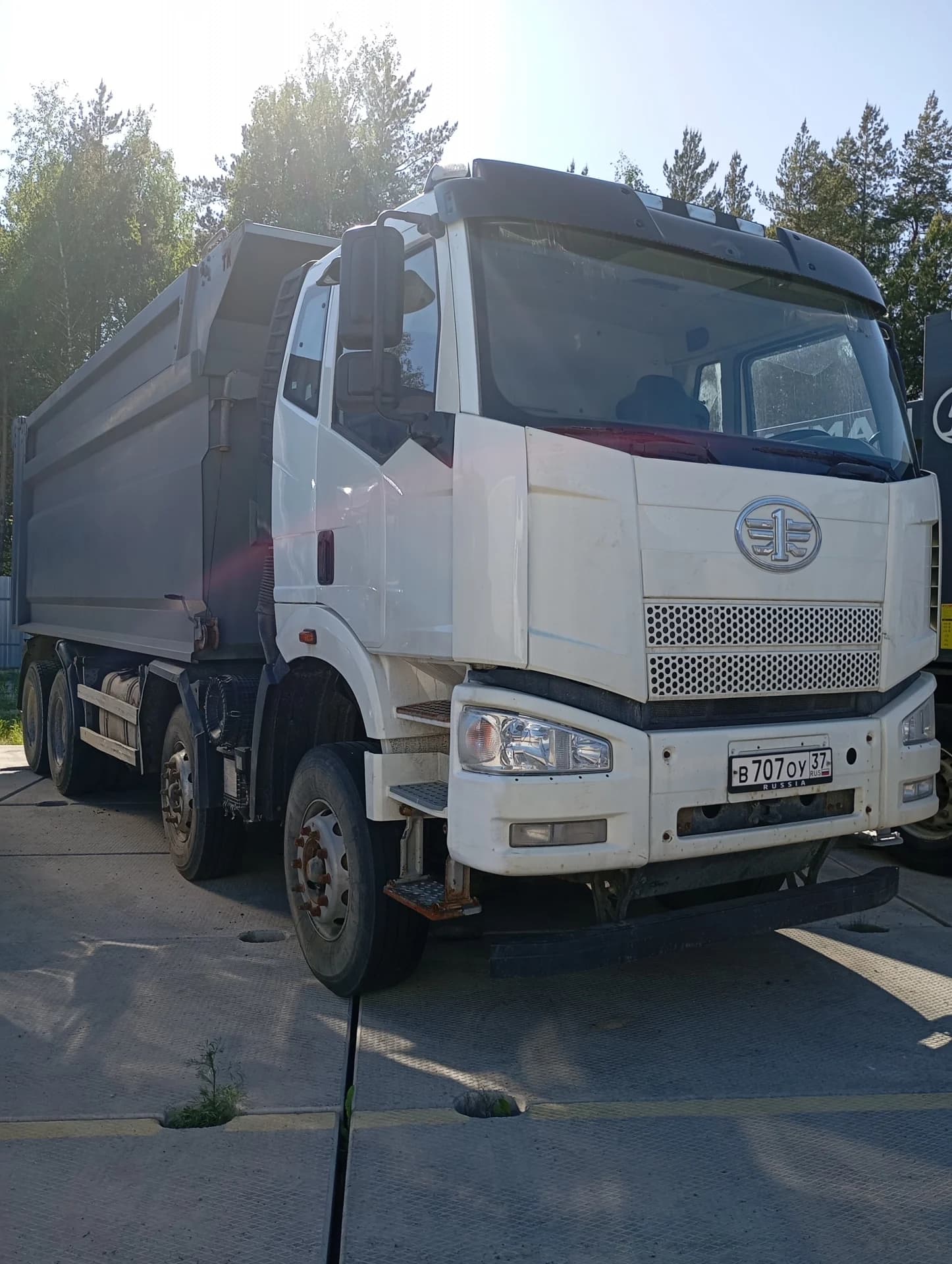 FAW J6