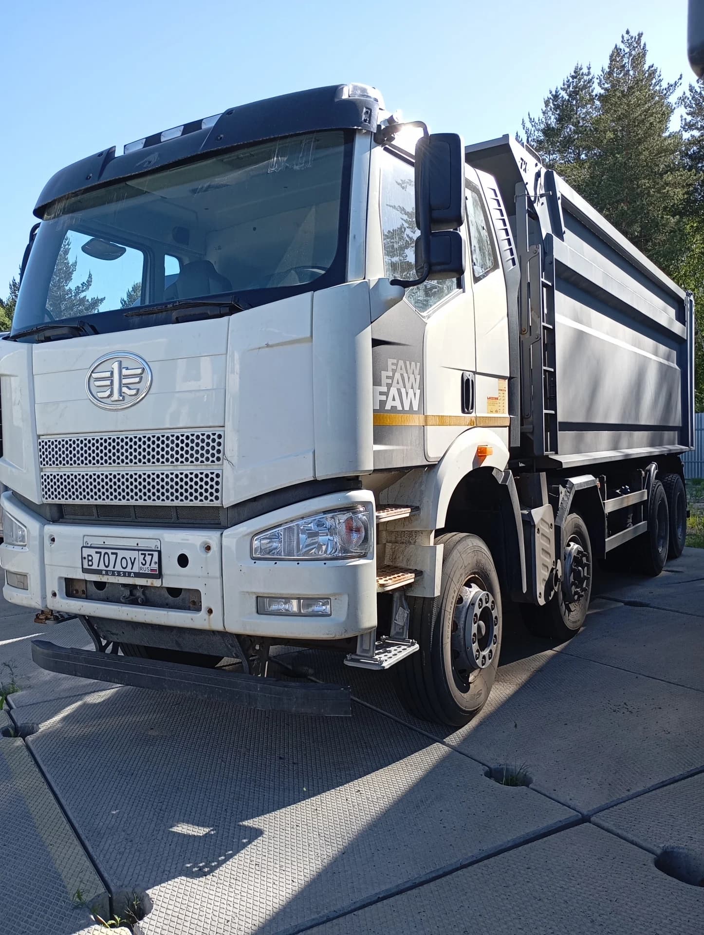 FAW J6