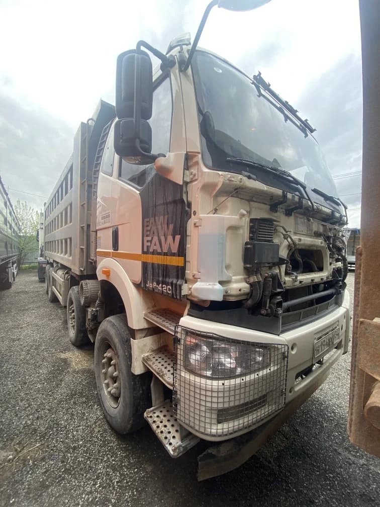 FAW J6