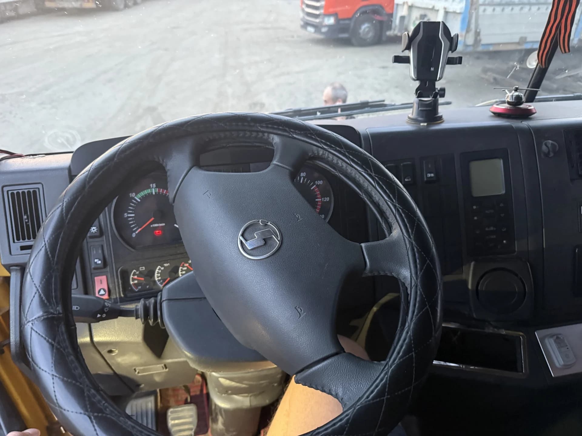 SHACMAN SX3256DT384
