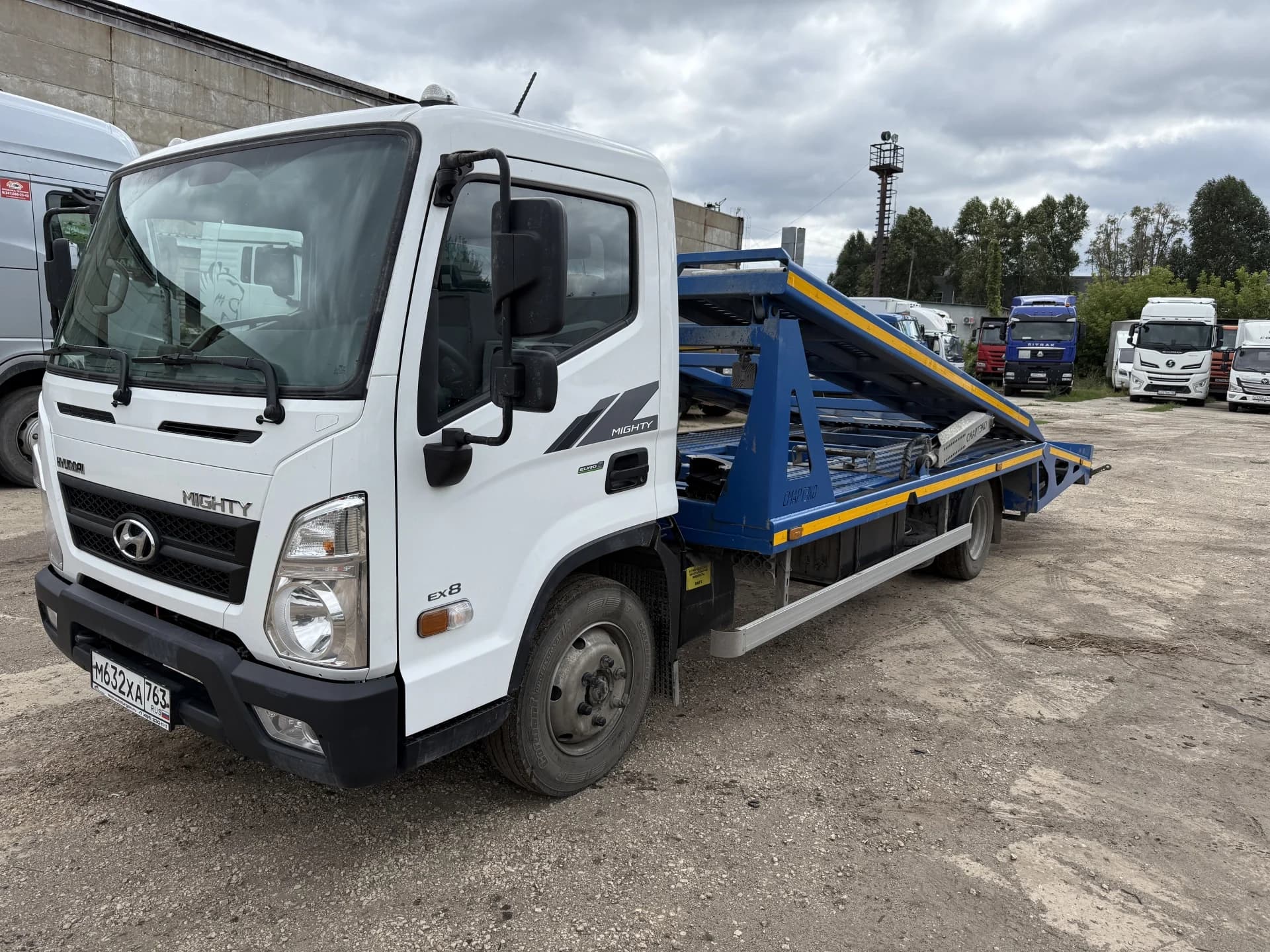 Hyundai Mighty EX8