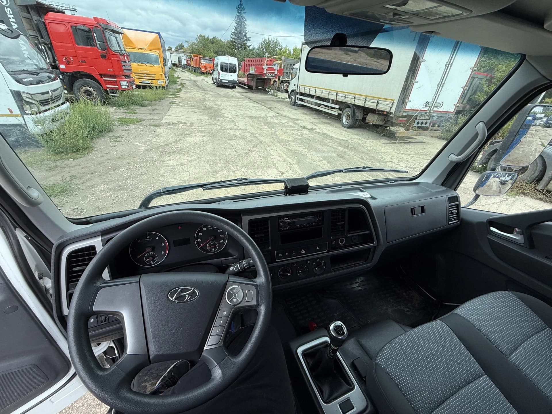 Hyundai Mighty EX8