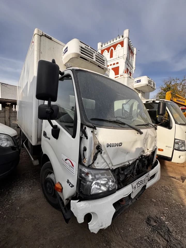 Hino 300