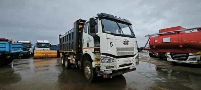 FAW J6