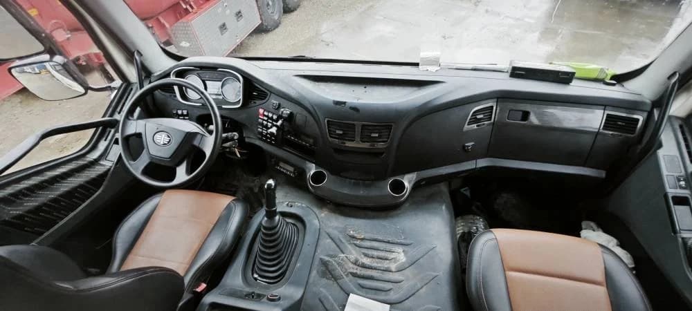 FAW J6