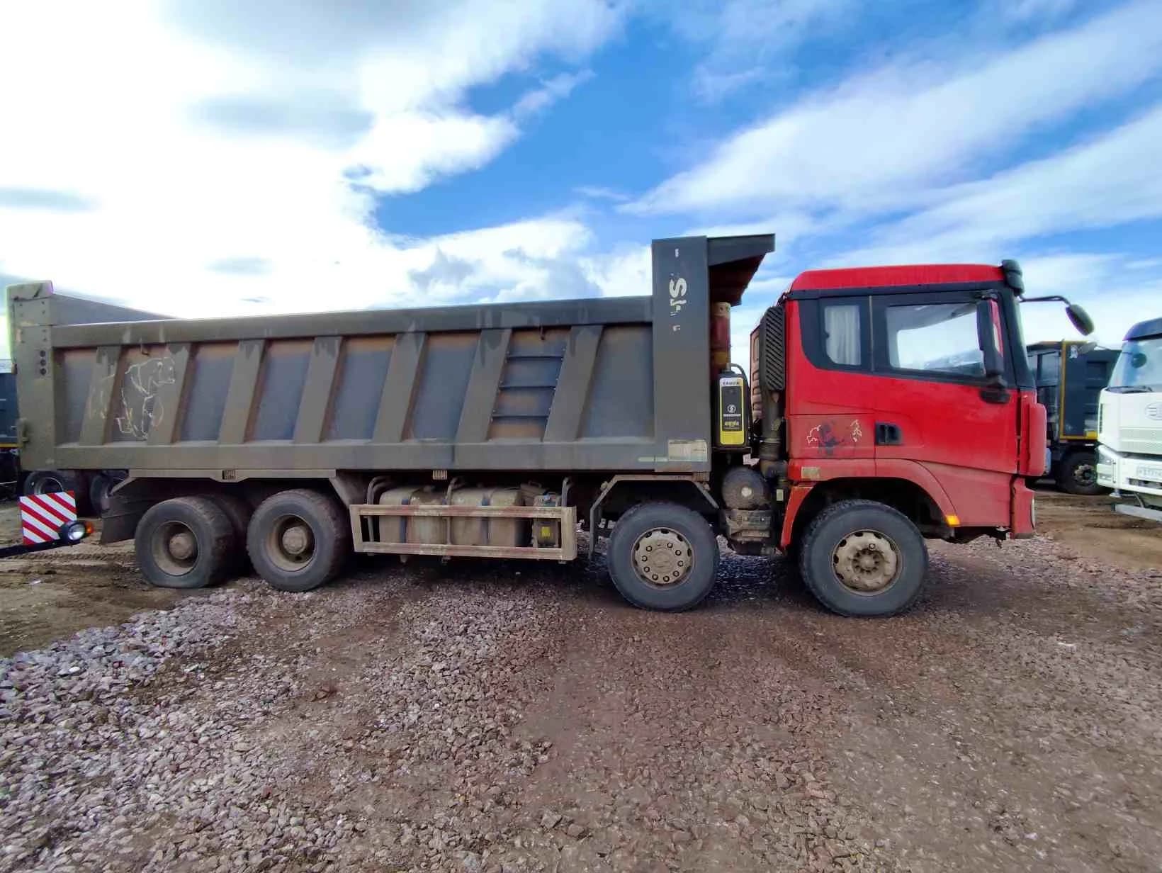 SHACMAN SX33186V366