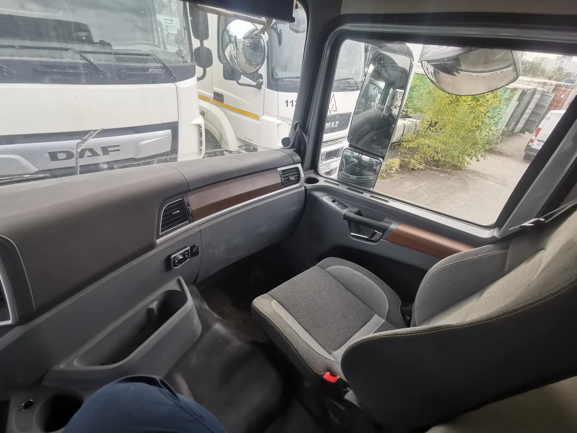 SHACMAN SX33186V366