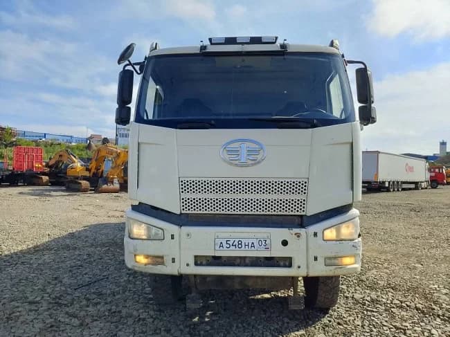 FAW J6