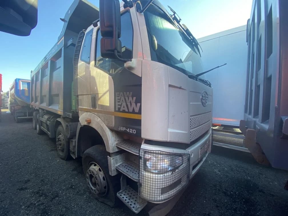 FAW J6