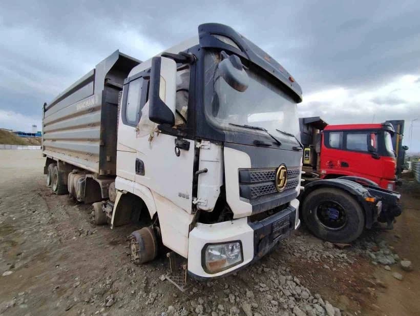 SHACMAN SX33186T366C