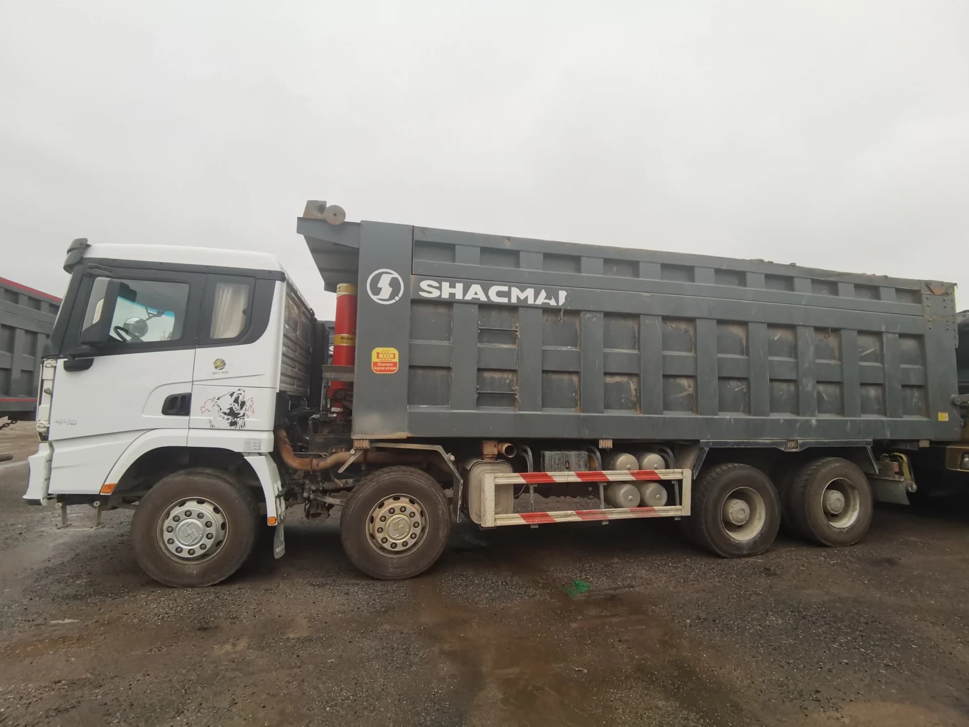 SHACMAN SX33186W366C