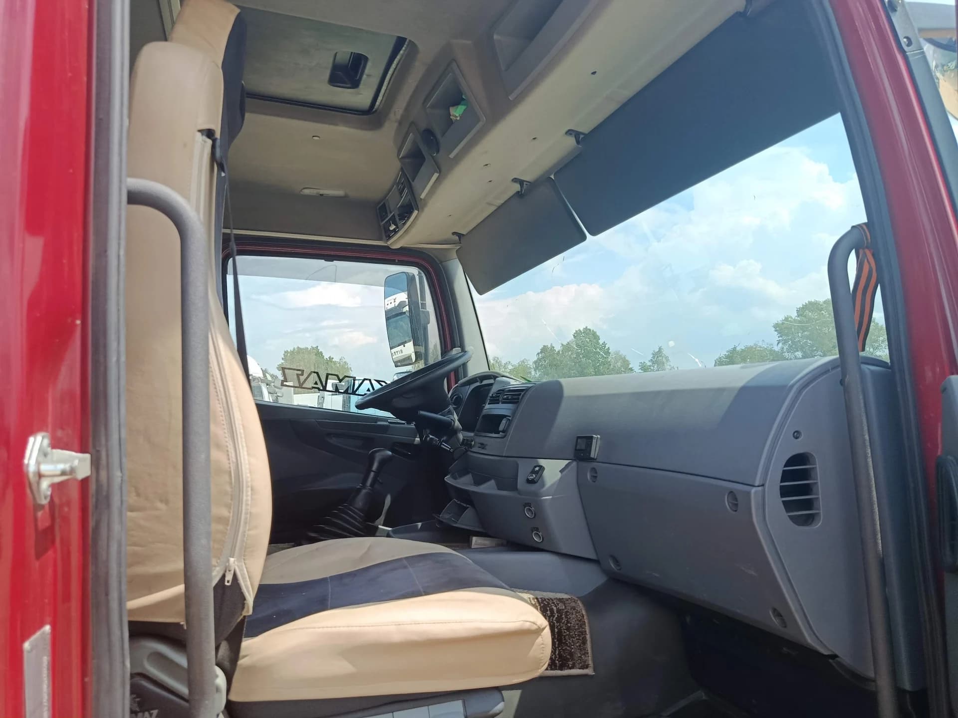 КамАЗ 65207