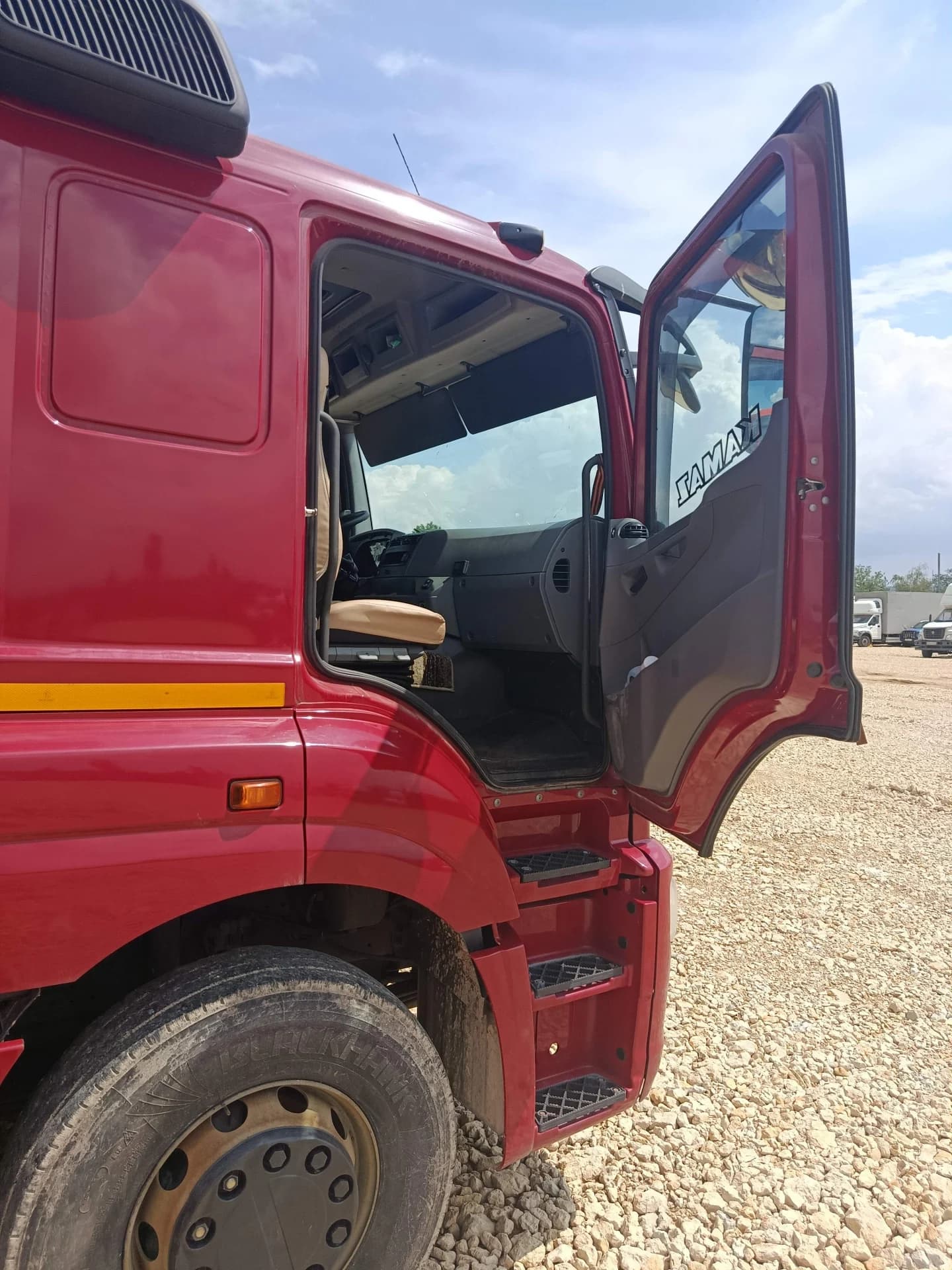 КамАЗ 65207