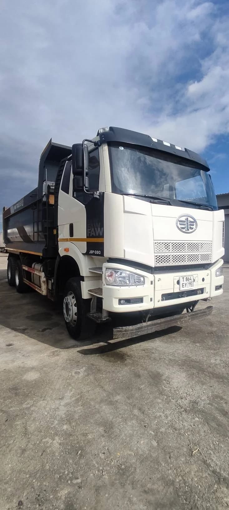 FAW J6
