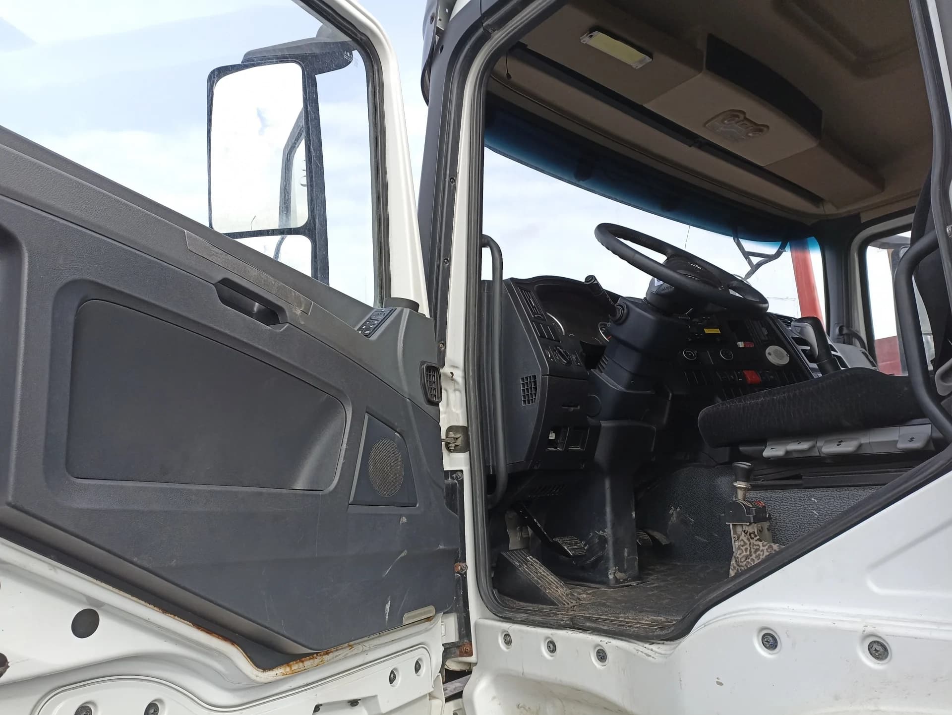 SHACMAN SX33186V366