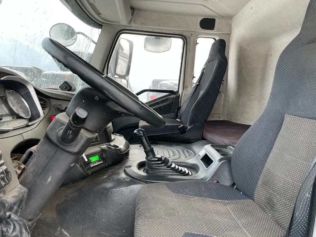 FAW J6