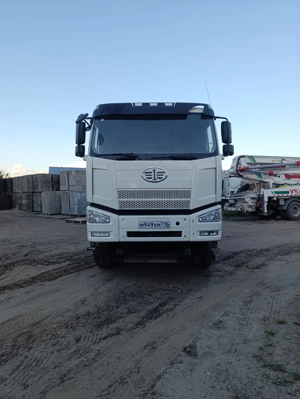 FAW J6