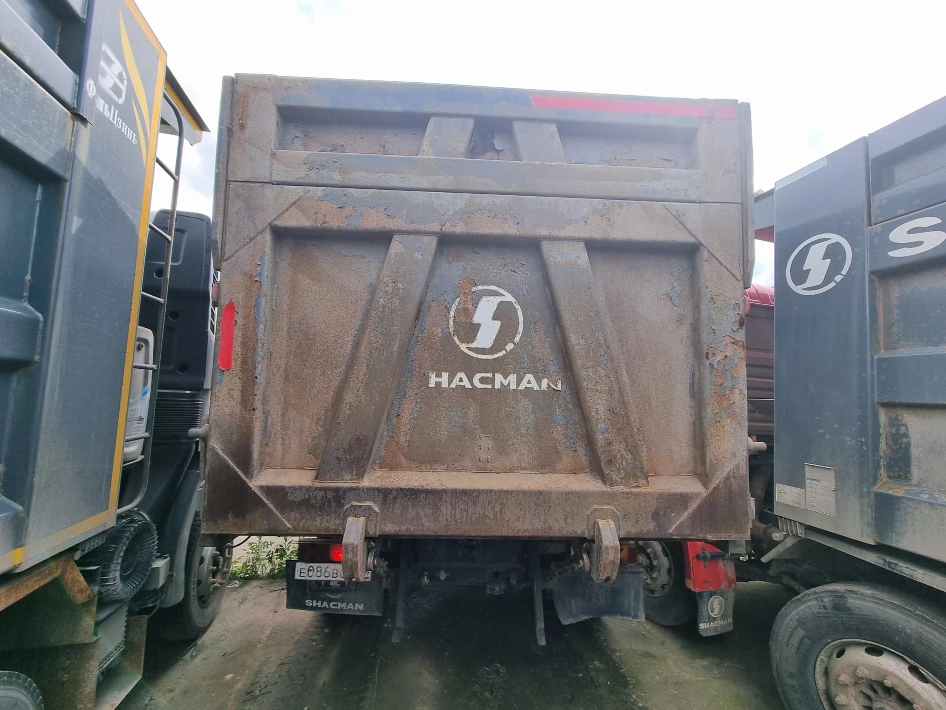 SHACMAN SX33186V366