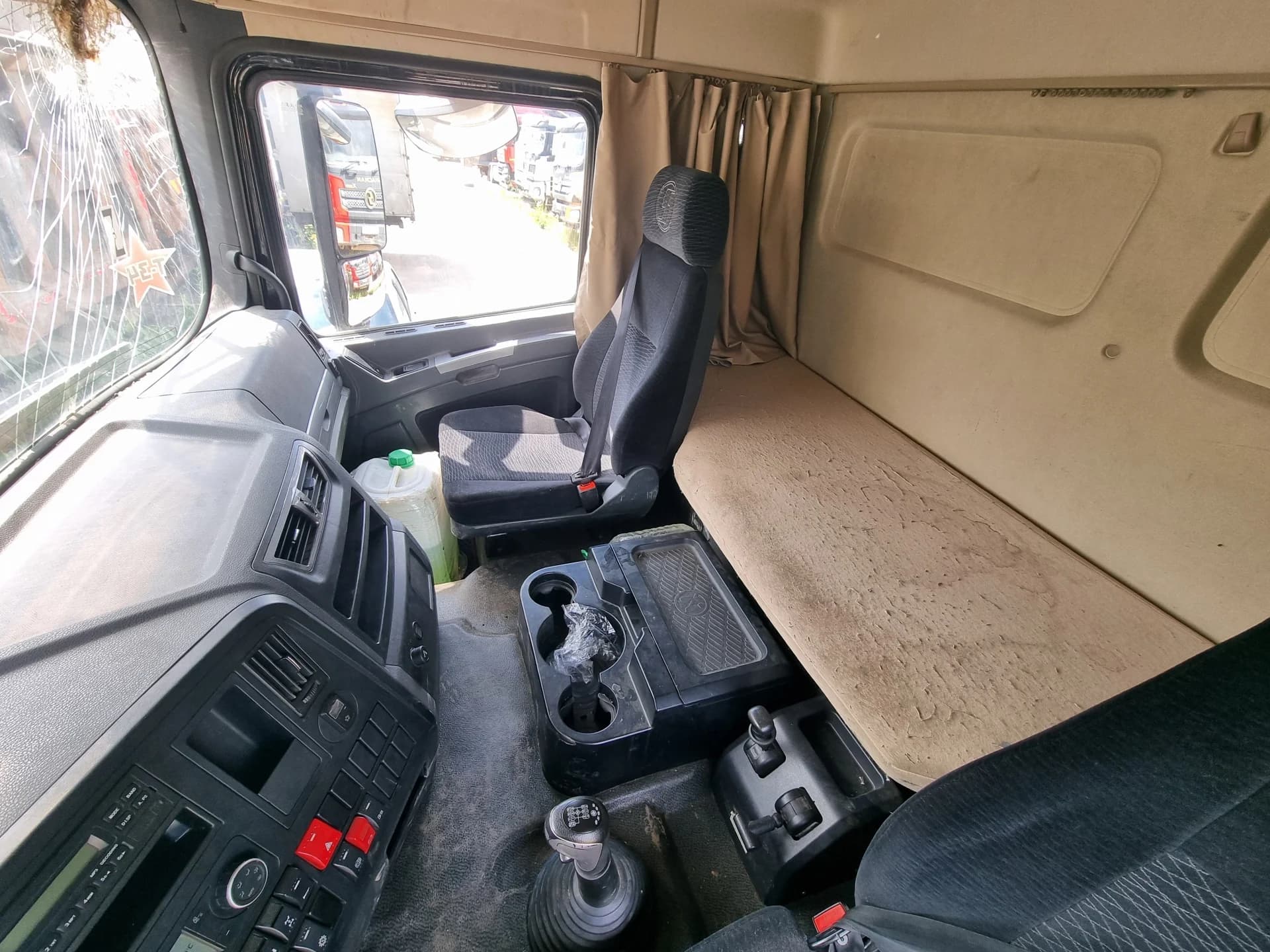 SHACMAN SX33186V366