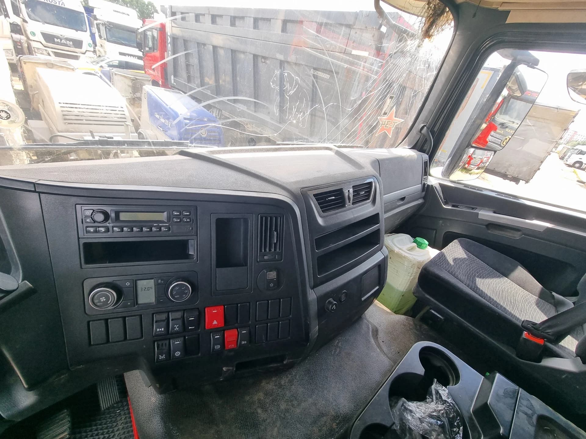 SHACMAN SX33186V366