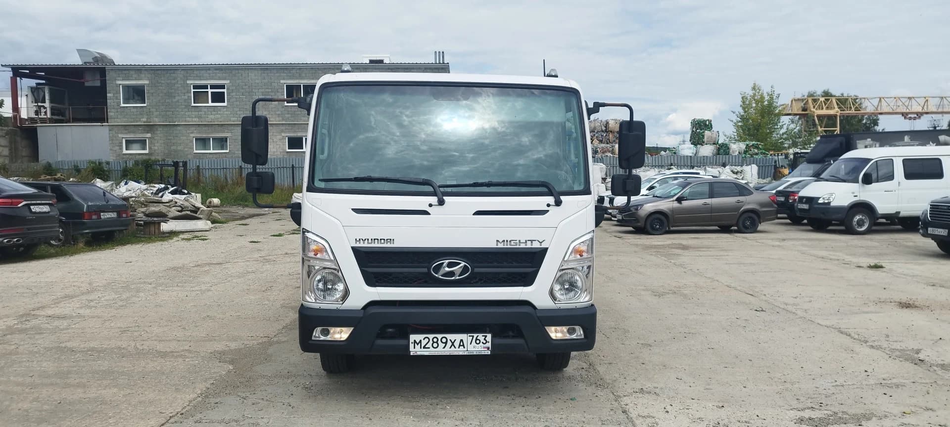 Hyundai Mighty EX8