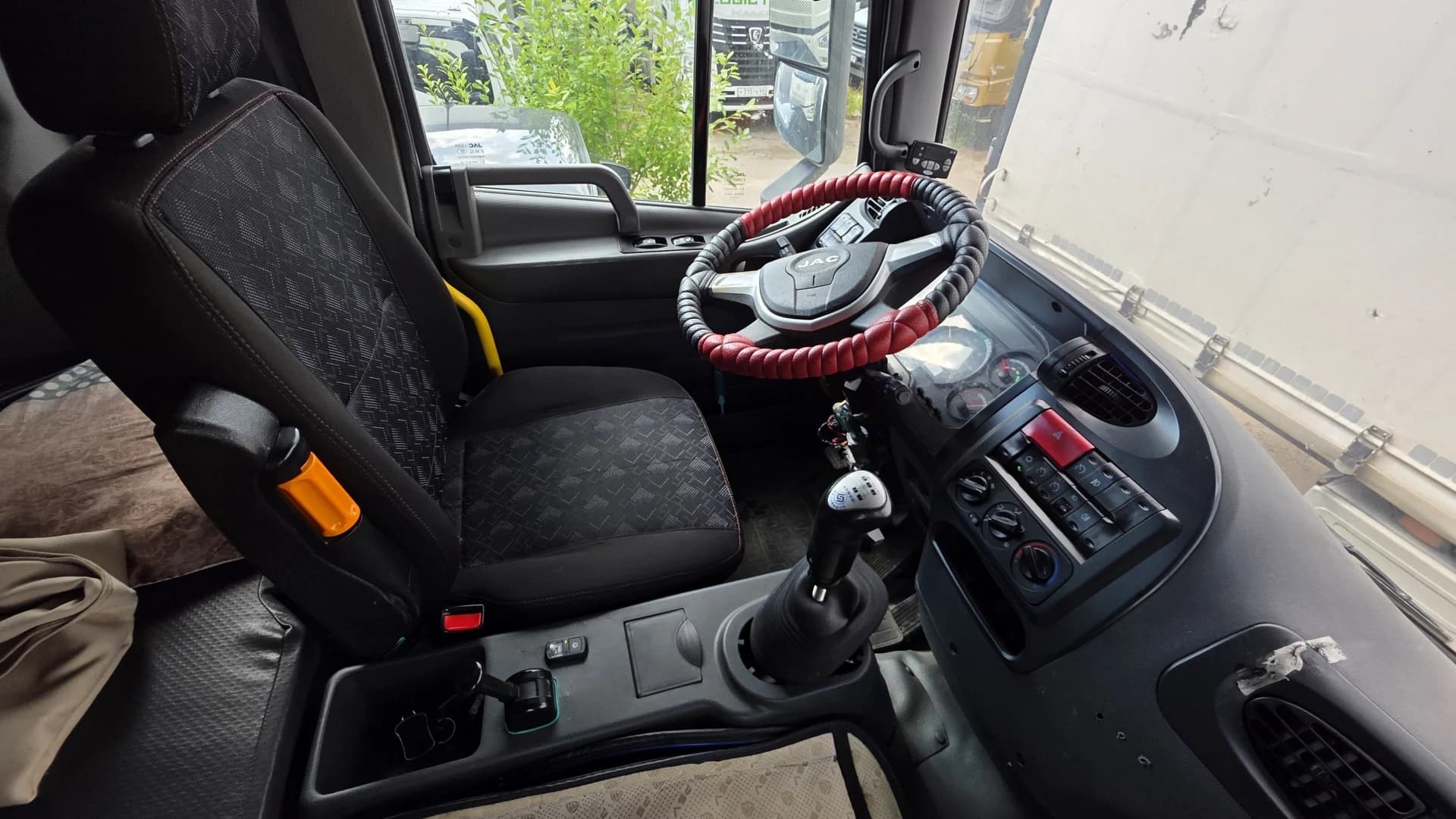JAC N200