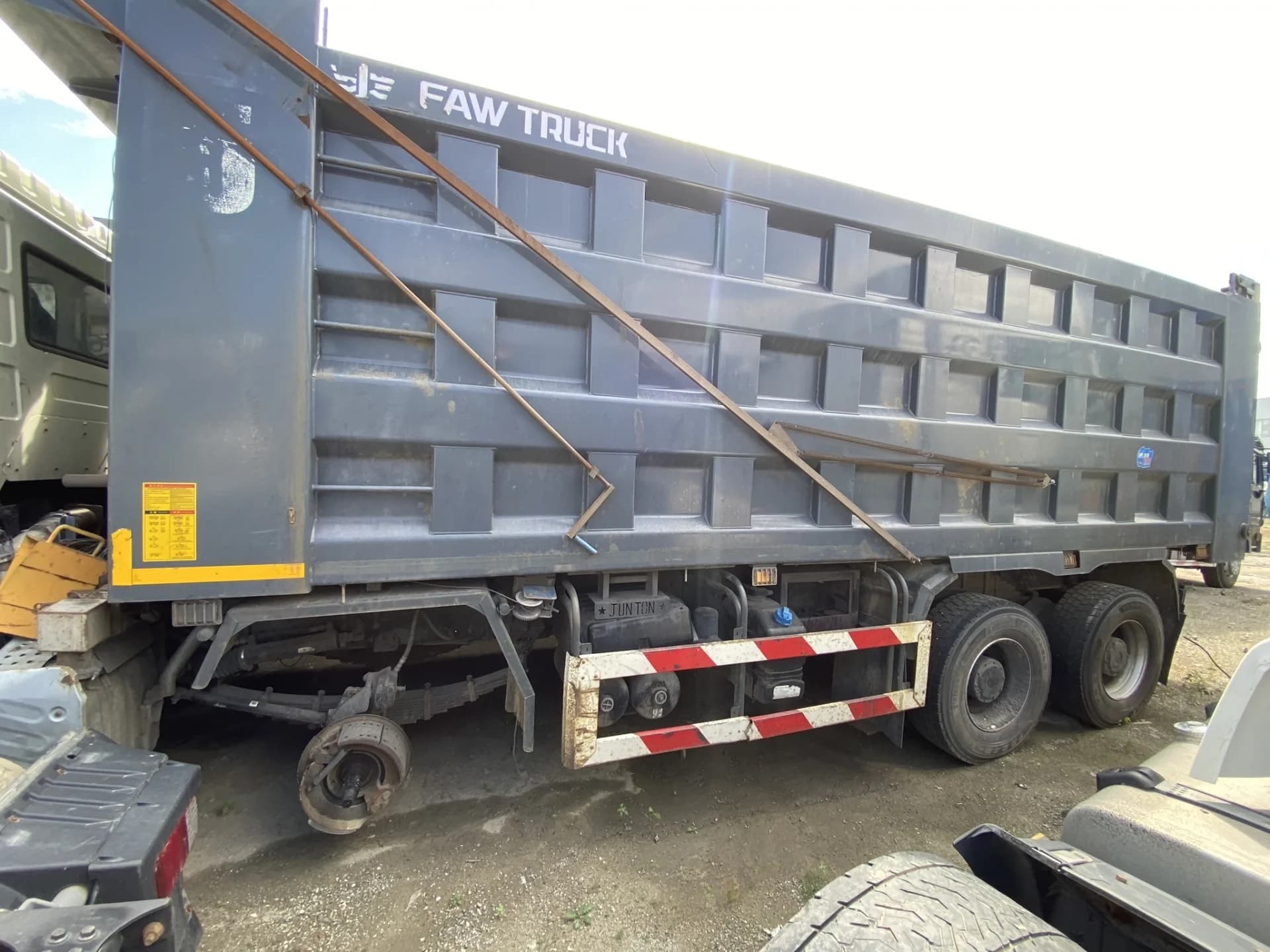 FAW J6