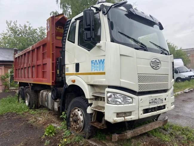 FAW J6
