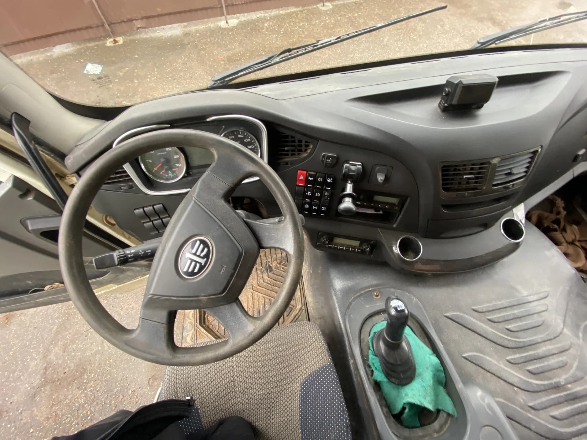 FAW J6
