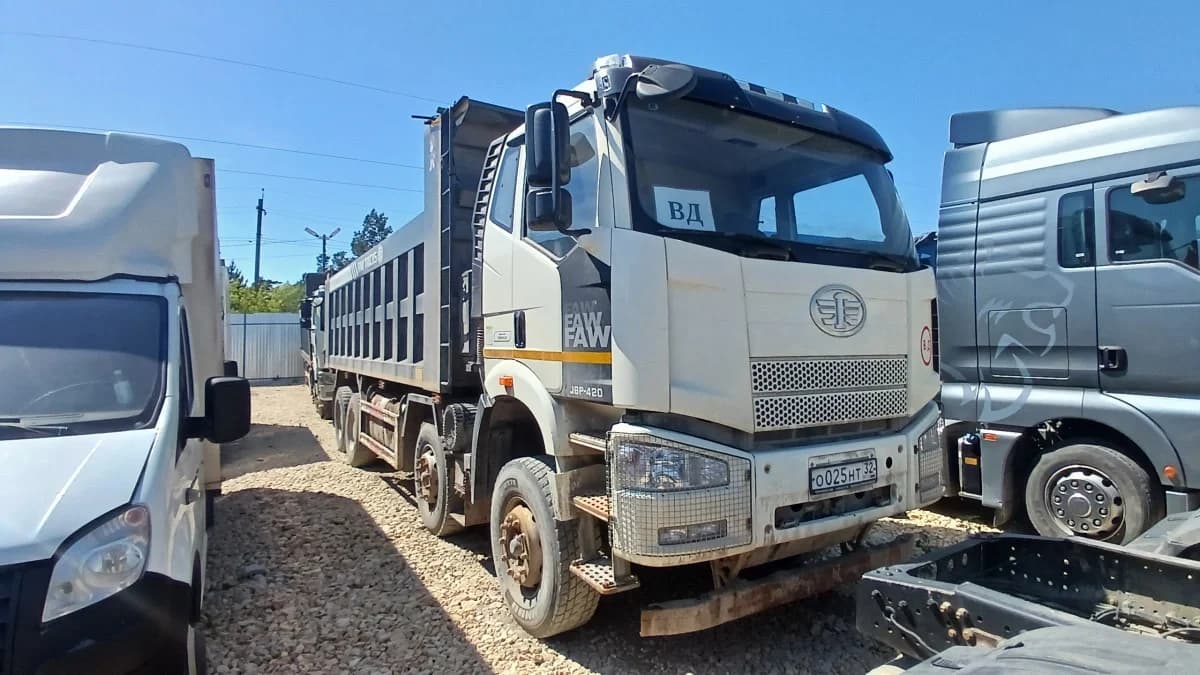 FAW J6
