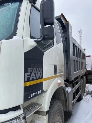 FAW J6