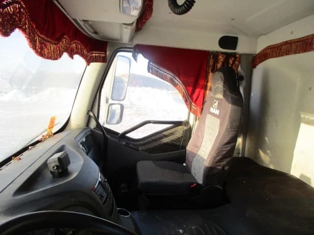 FAW J6