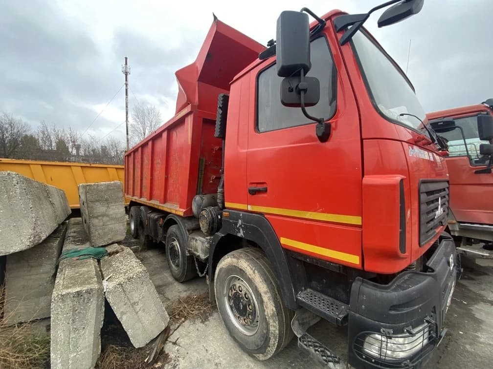 МАЗ 651628
