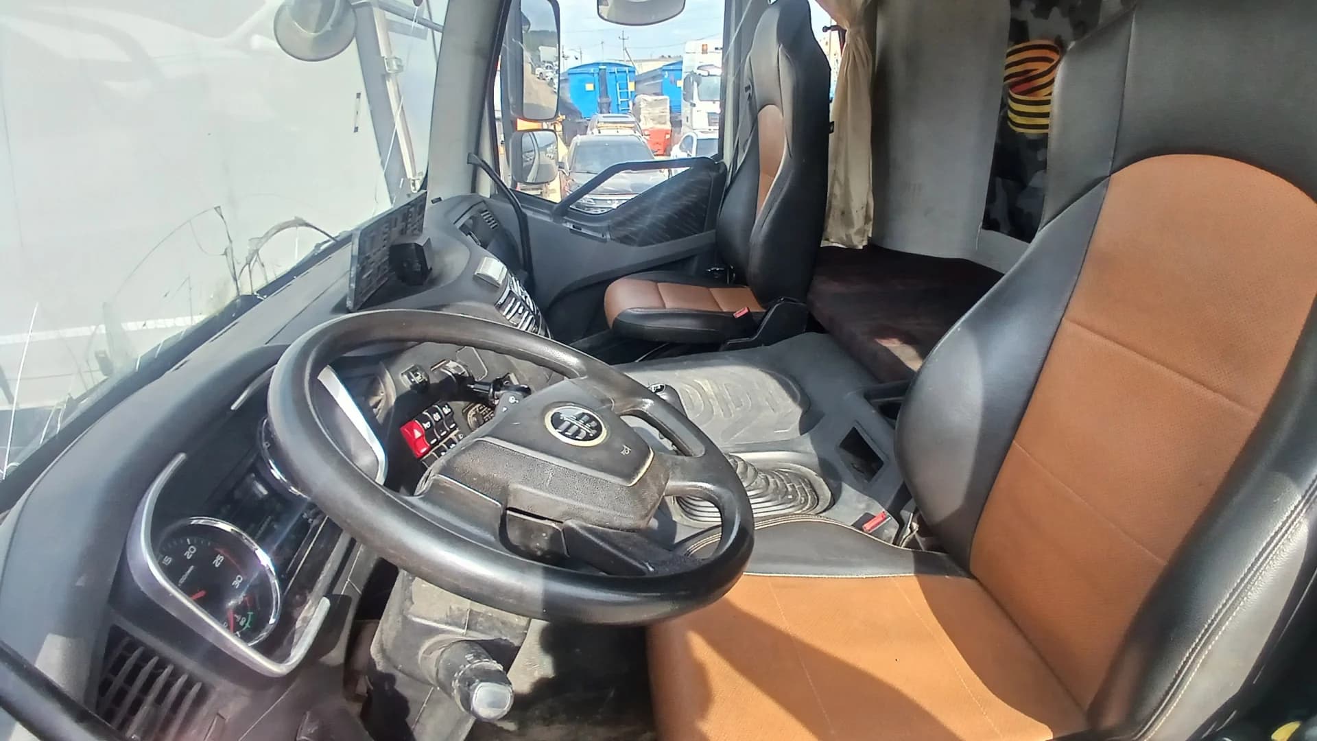 FAW J6