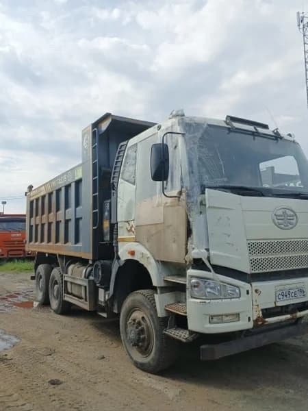 FAW J6