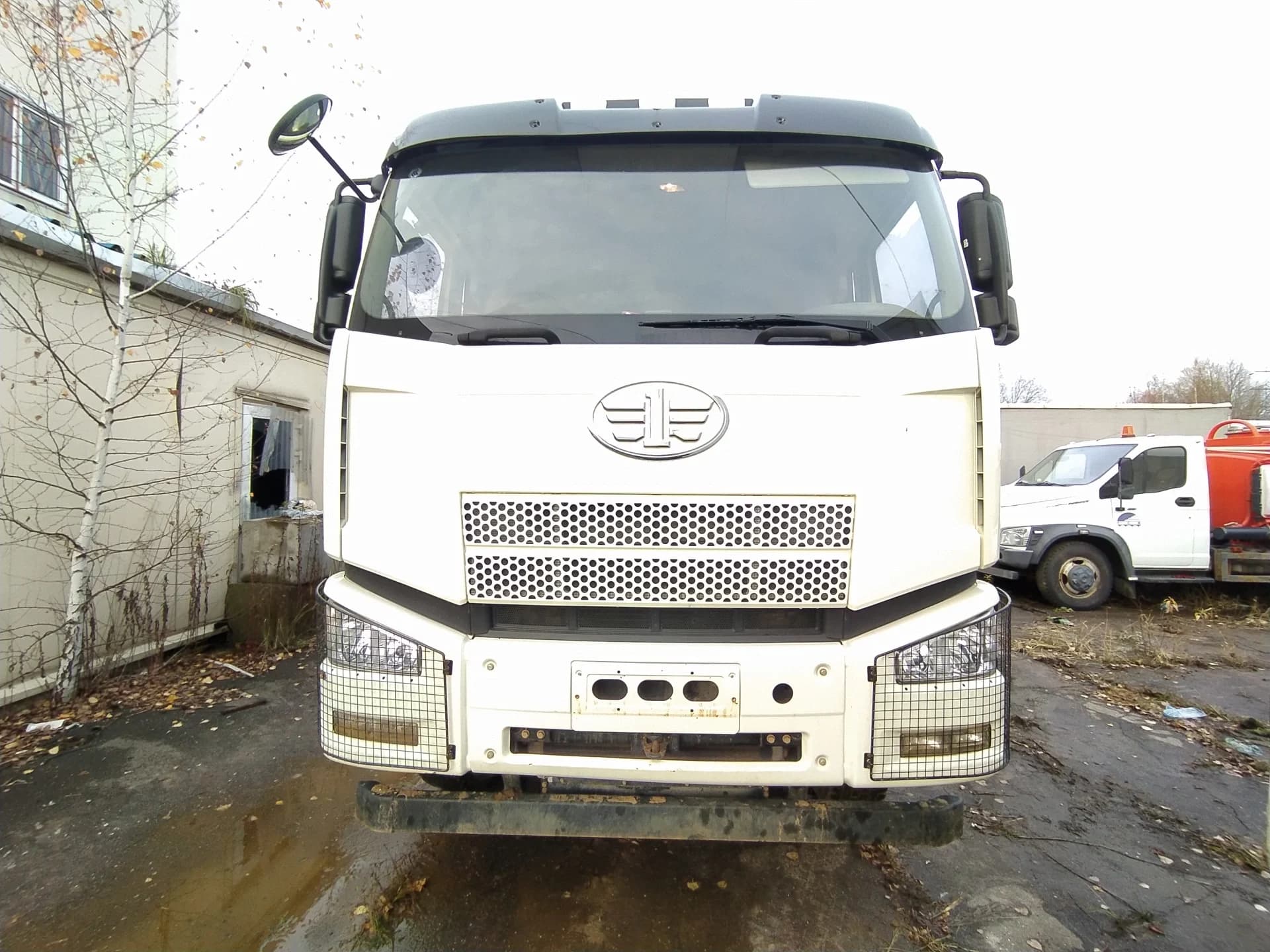 FAW J6