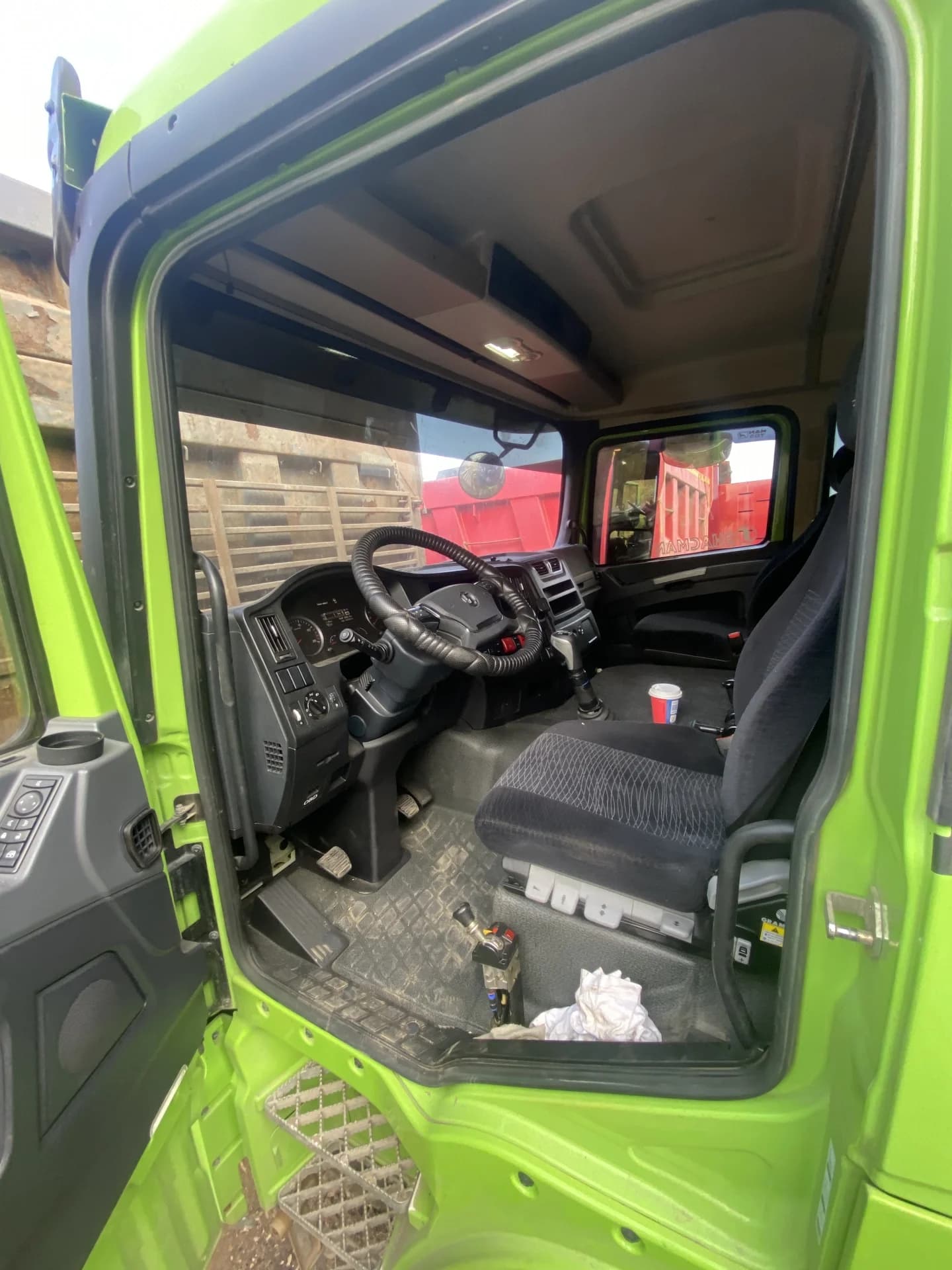 SHACMAN SX33186V366
