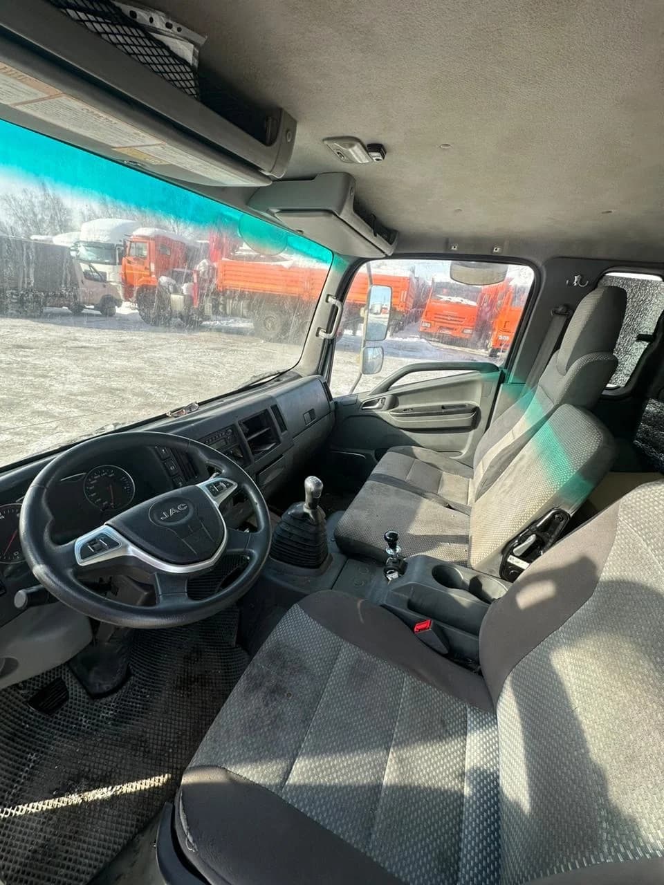 JAC N120