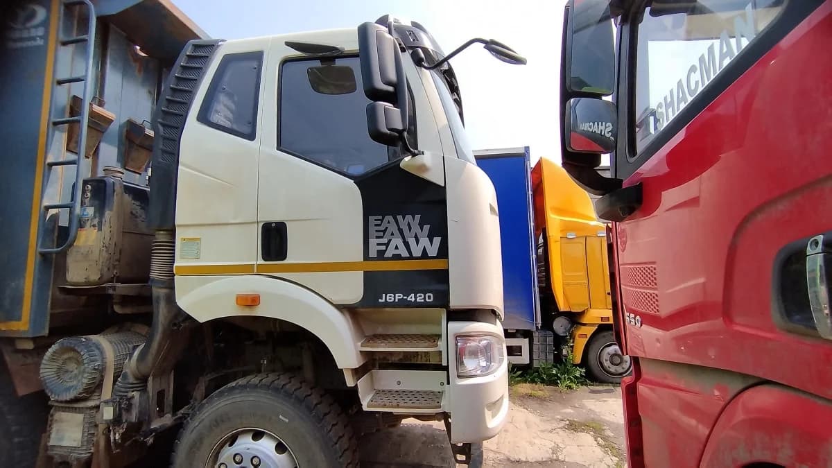 FAW J6