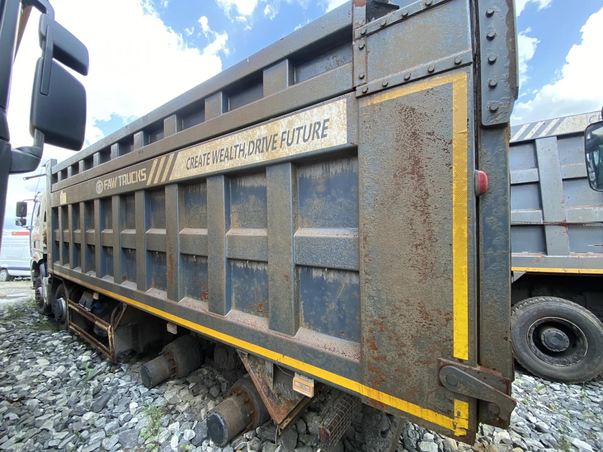 FAW J6