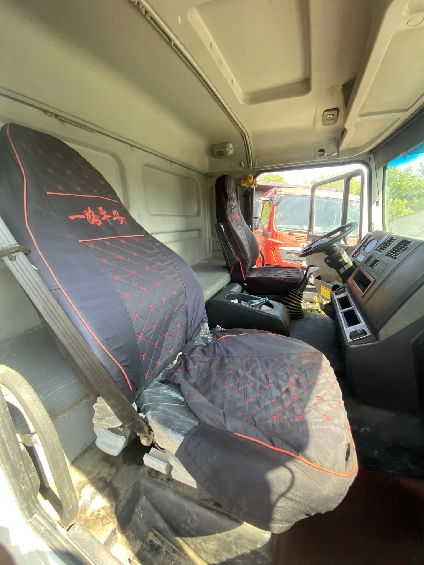 SHACMAN SX3258DR384