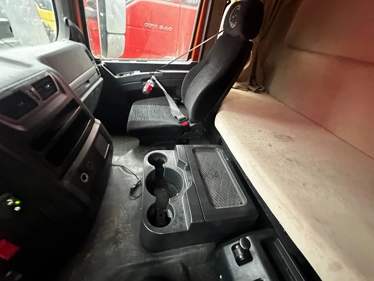 SHACMAN SX33186W366C