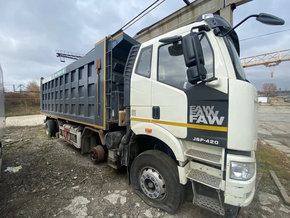 FAW J6