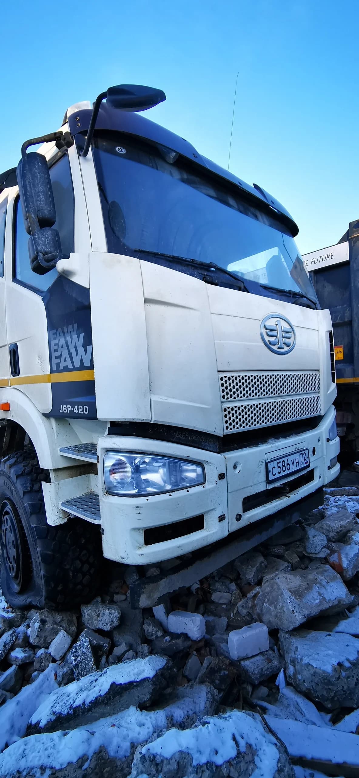 FAW J6