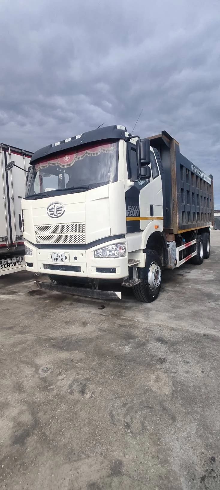 FAW J6