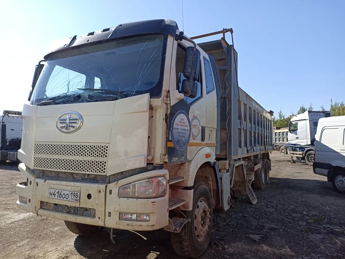 FAW J6