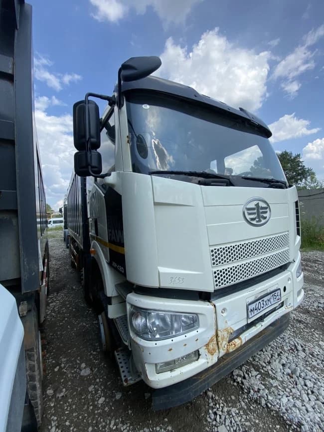 FAW J6