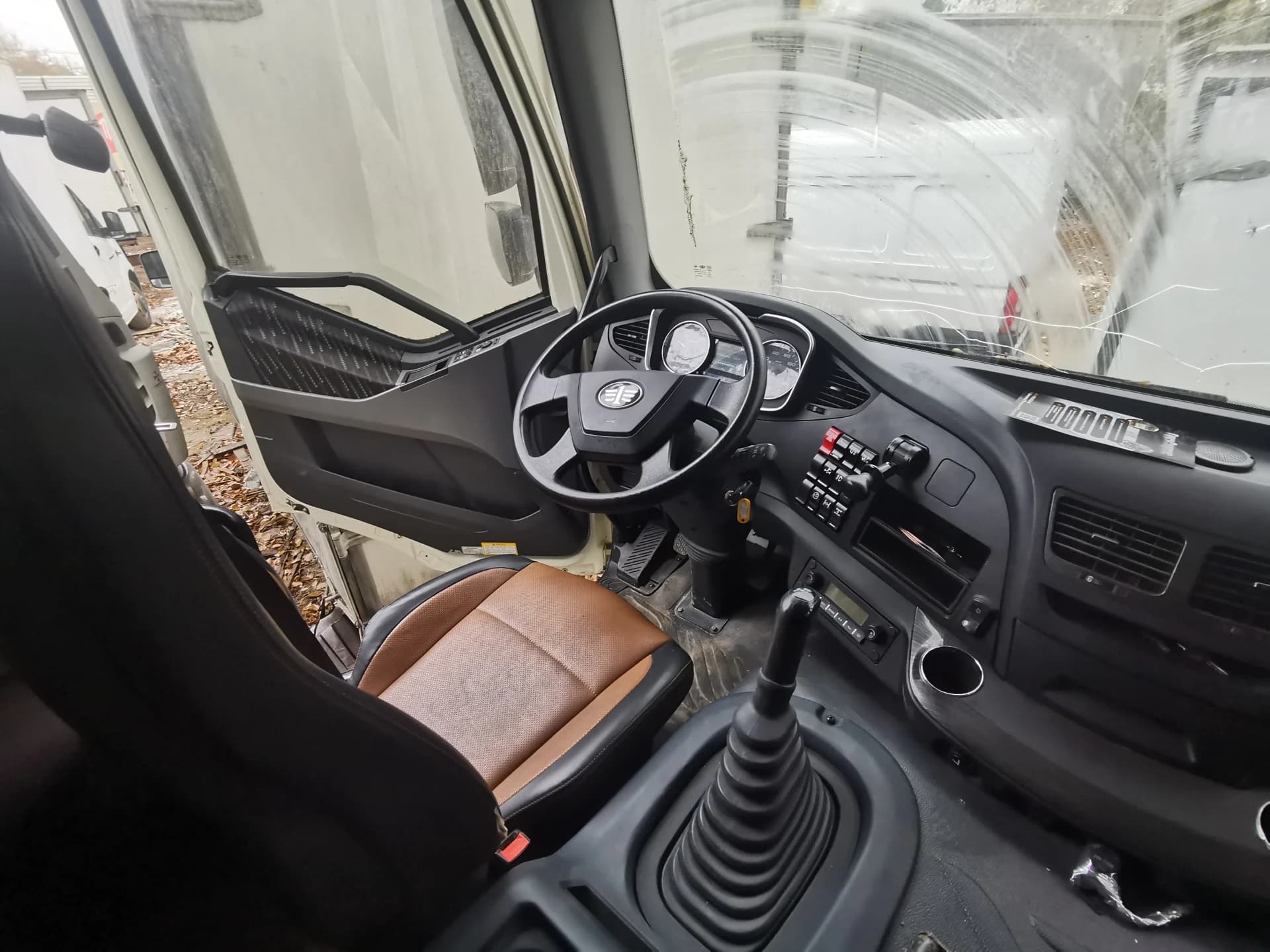 FAW J6